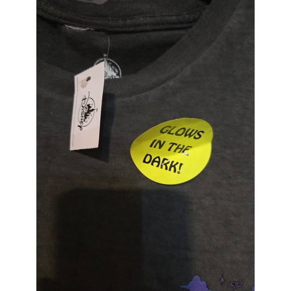 Disney Mickey Vampire Shirt, Unisex XL Magic Kingdom Halloween Top, Glow in Dark - Picture 5 of 7